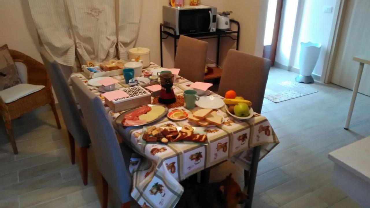 B&B " La Casetta " ヴェルナーテ エクステリア 写真